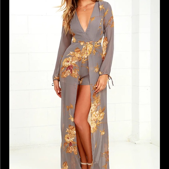 Flowy gray long train shorts v cut front body suit - Picture 10 of 10